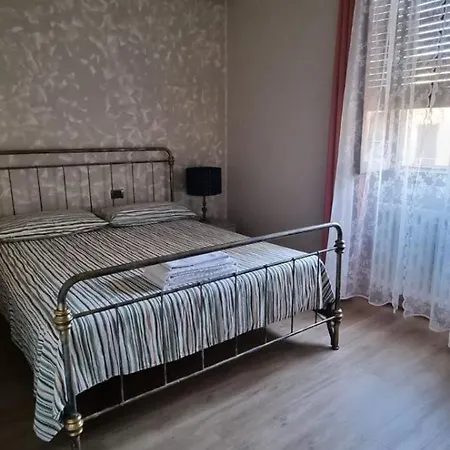 Il Campanile Di 招待所 阿雷佐